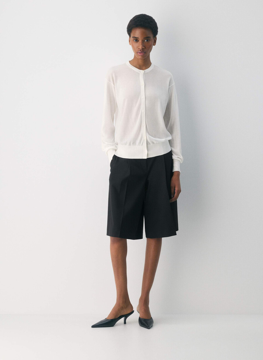 acumen cardigan i hvitt