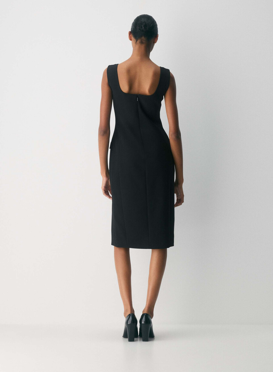 kjole med trekk - reessential black