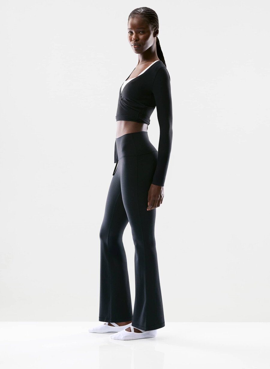 butter cheeky infinite hi flare 30 leggings svart
