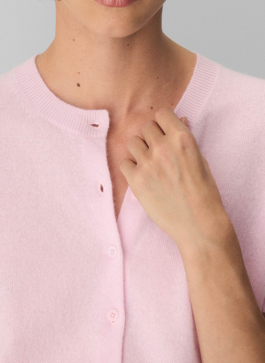 bare cashmere kortermet cardigan med crew-krage villa rosa