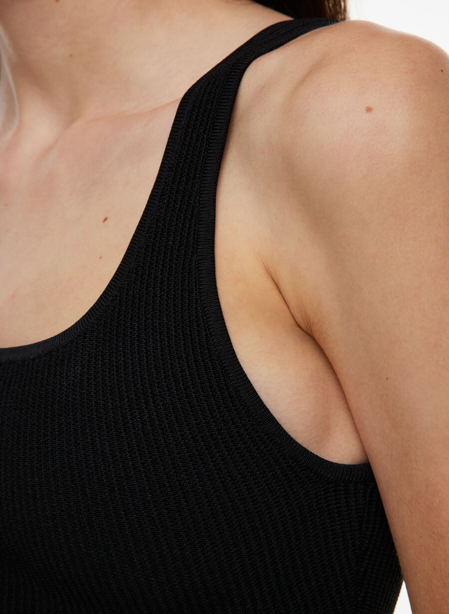 sculpt knit squareneck cropped tank svart