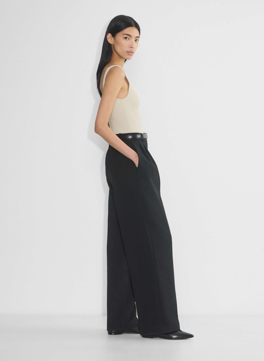 sculpt knit singlet med firkantet hals og matte perleblÅe blÅe herreguler