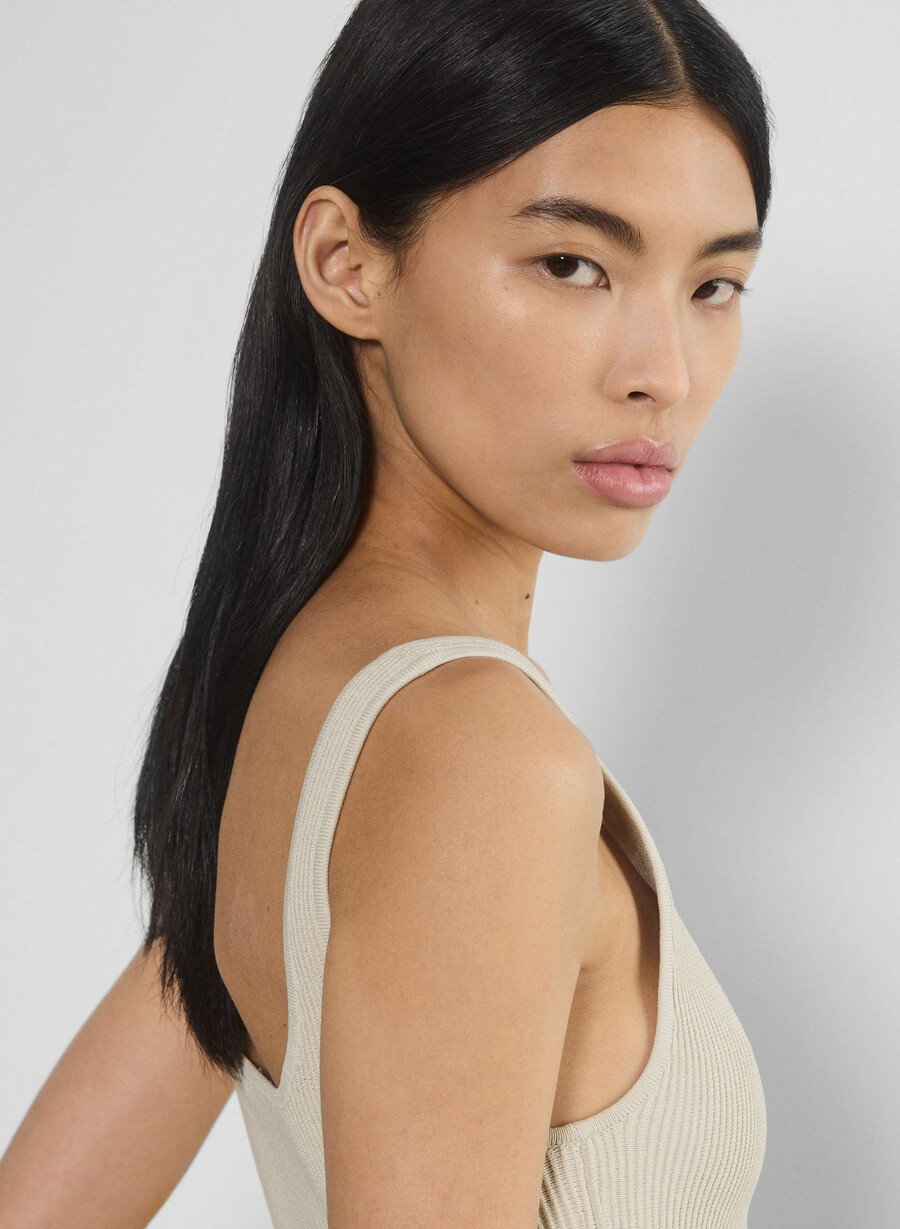 sculpt knit singlet med firkantet hals og matte perleblÅe blÅe herreguler