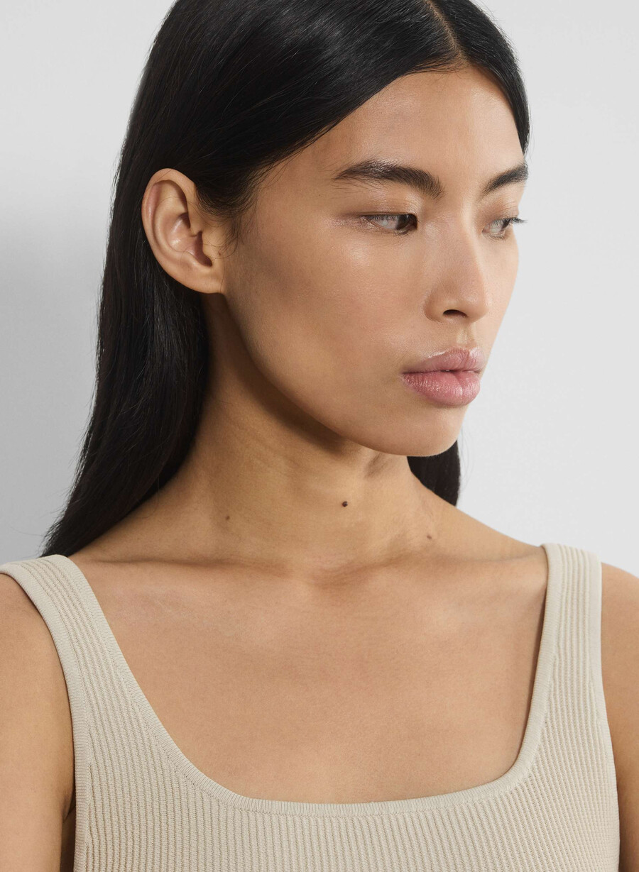 sculpt knit singlet med firkantet hals og matte perleblÅe blÅe herreguler