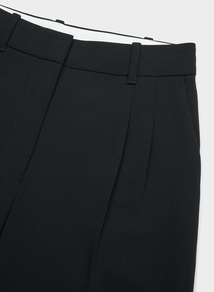 the effortless pant - crepette svart