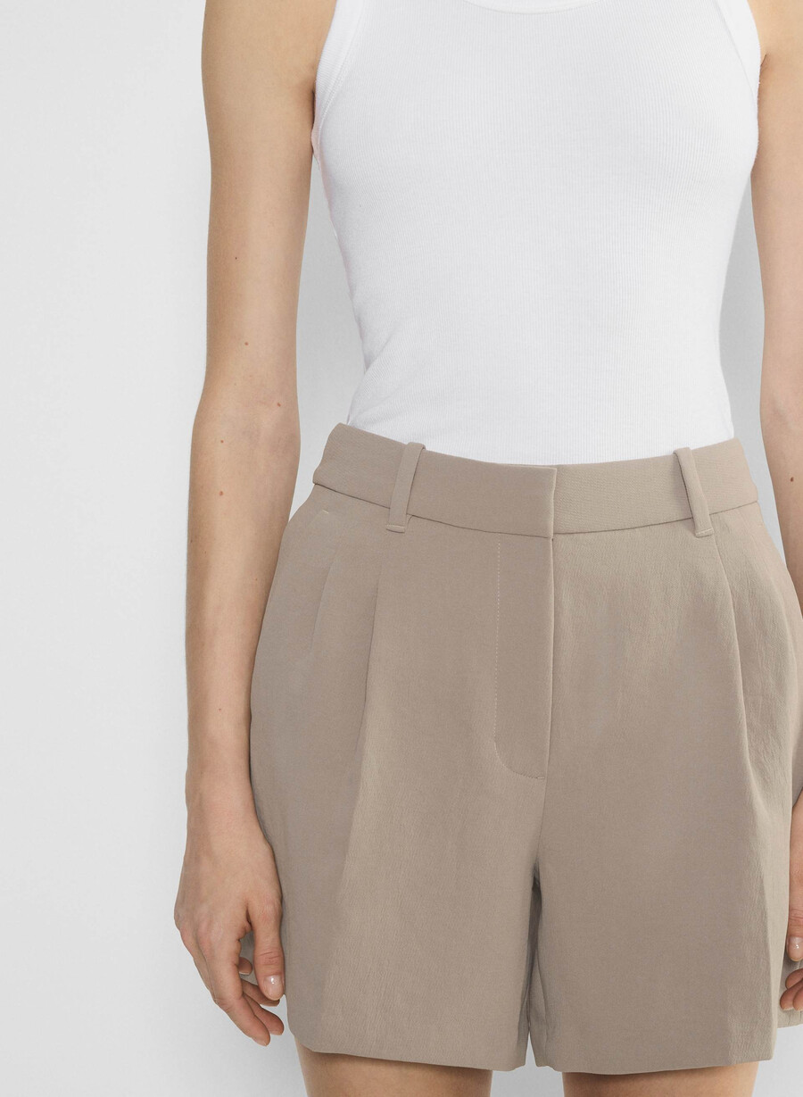 the effortless short mid-thigh – crepette nomad taupe