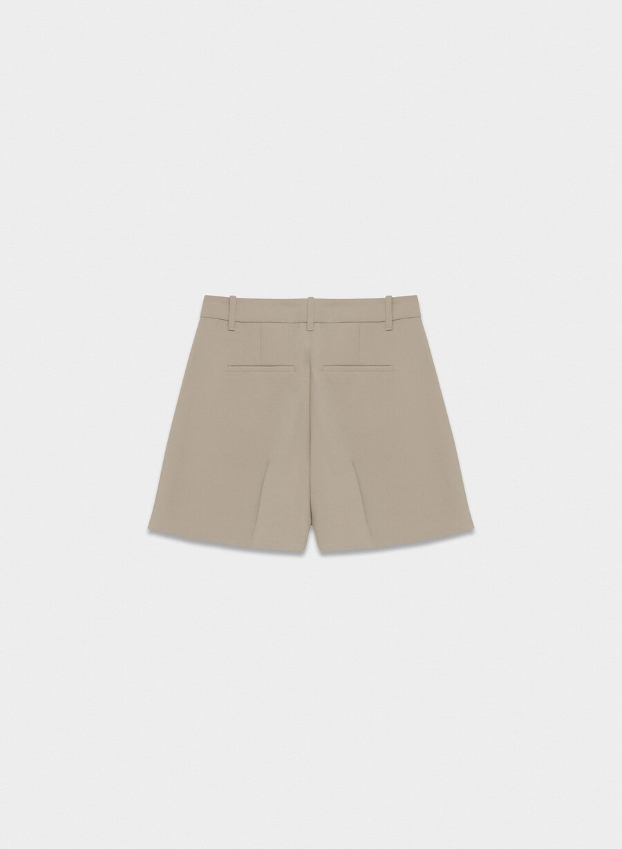 the effortless short mid-thigh – crepette nomad taupe