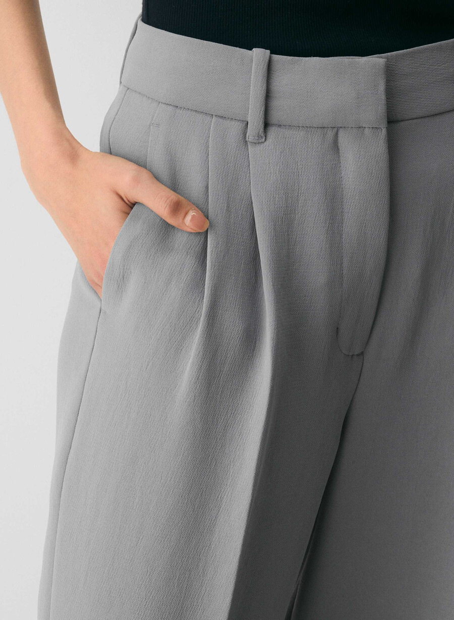 the effortless pant cropped - crepette riverstone grÅ