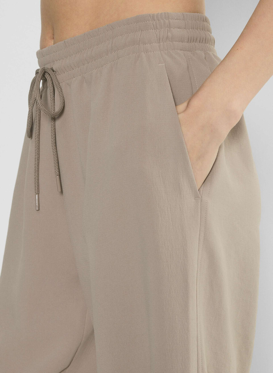 avhandlingsbukse - crepette nomad taupe