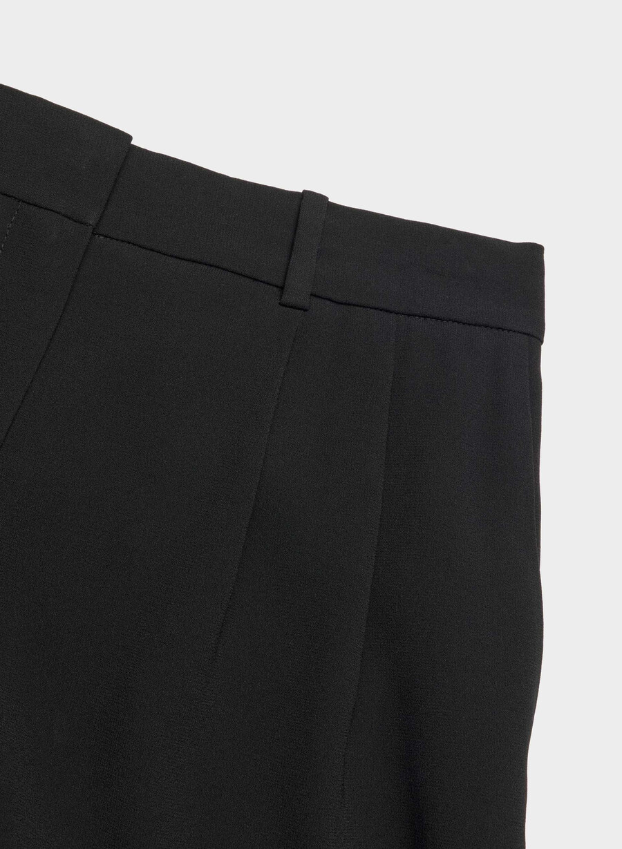 plissert minishorts svart