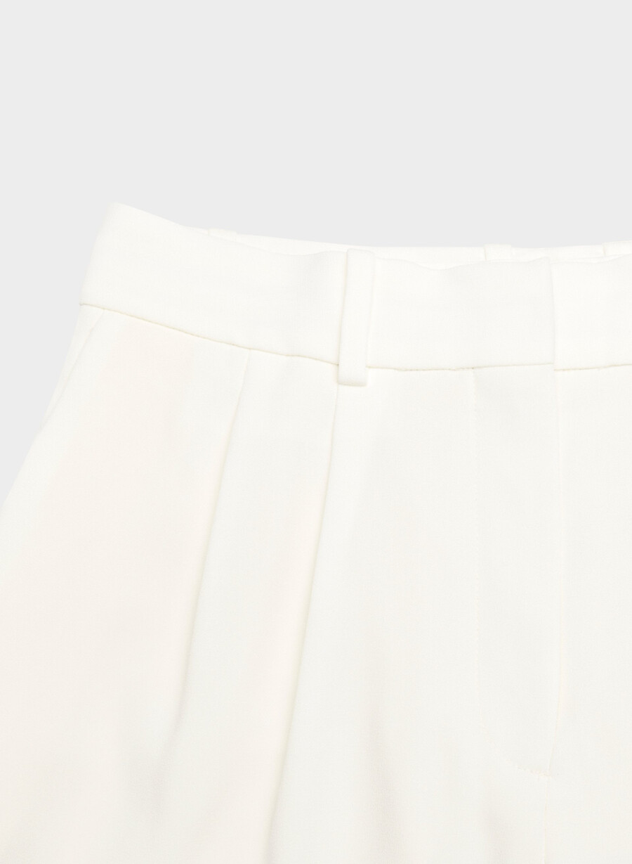 plisset shorts til midt på låret espace