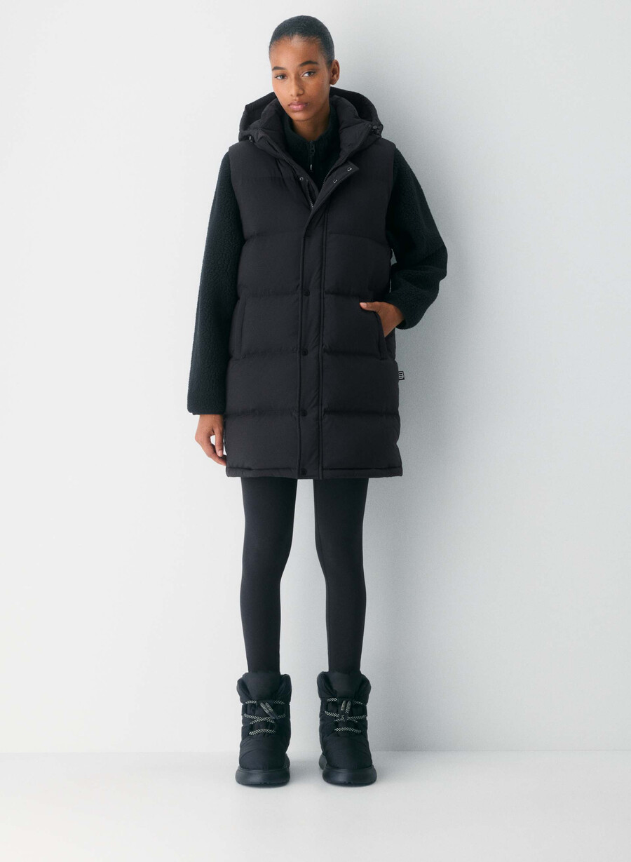 super puff mid vest – climatte svart