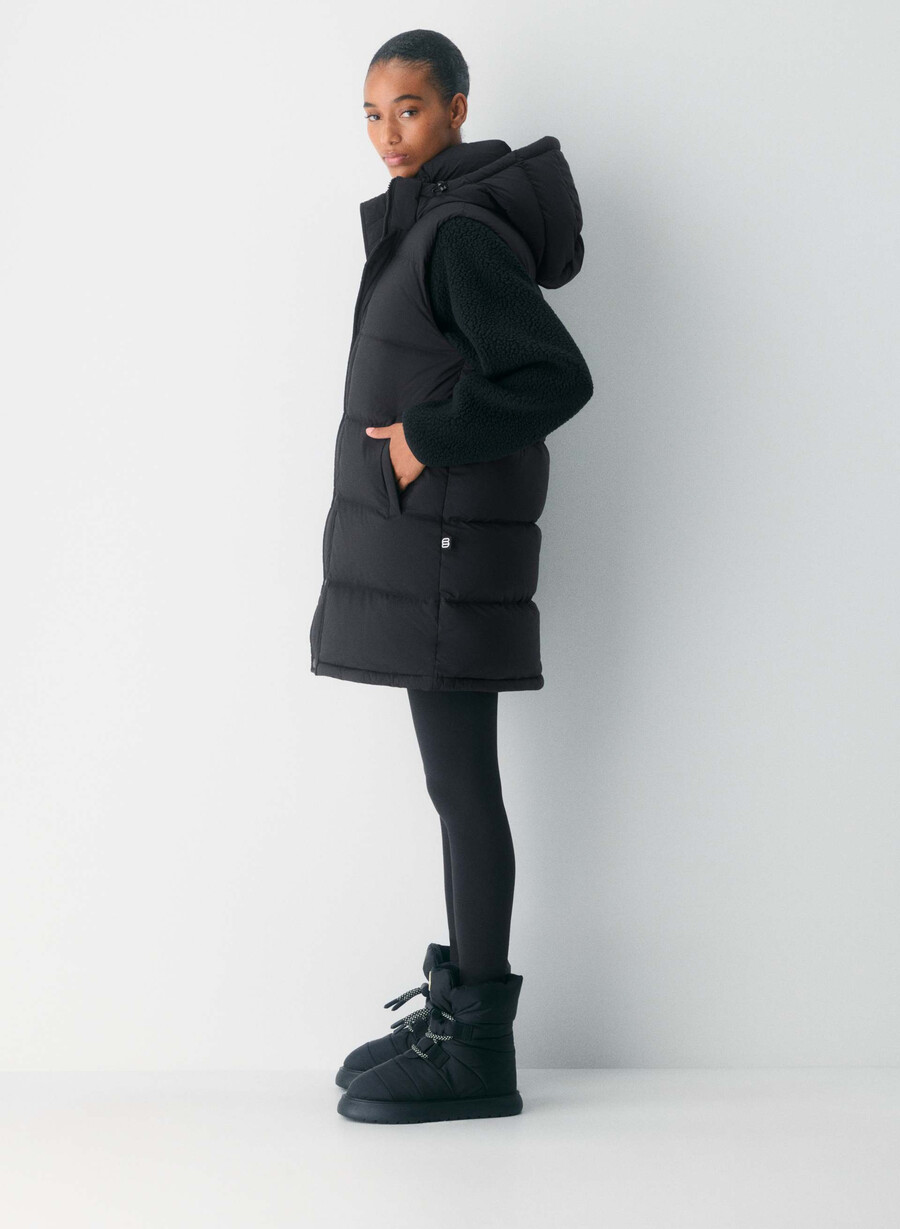 super puff mid vest – climatte svart