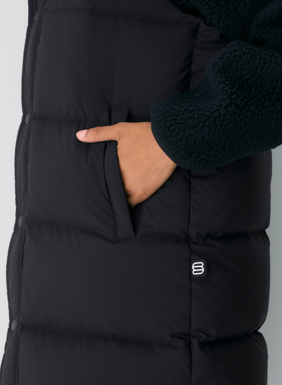super puff mid vest – climatte svart