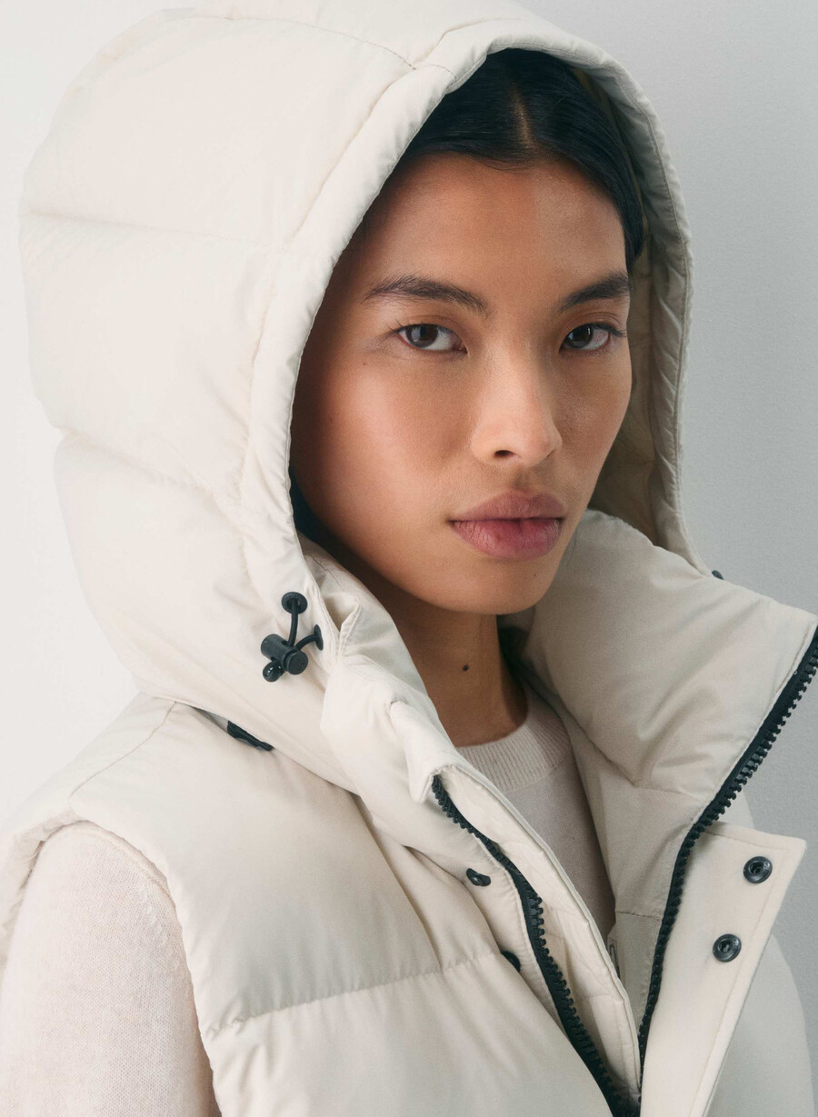 super puff mid vest - climatte matte pearl