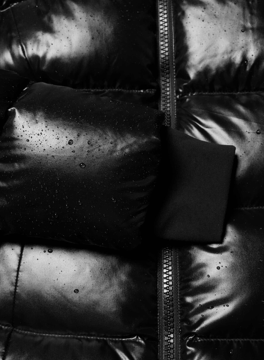 supersnug puff long – høyglanset svart