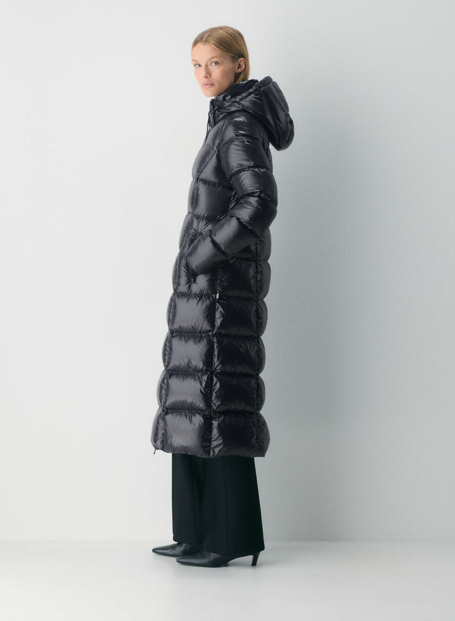 supersnug puff long – høyglanset svart
