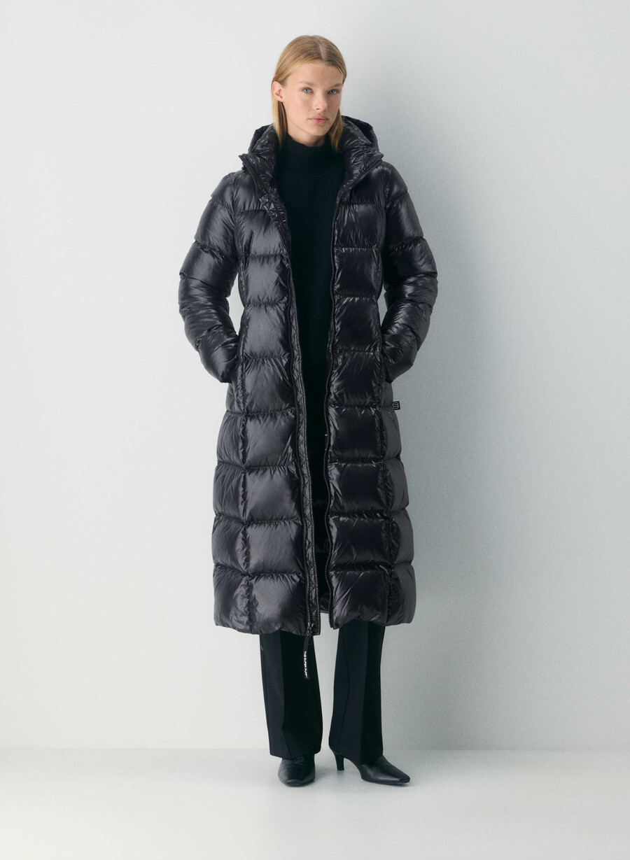 supersnug puff long – høyglanset svart
