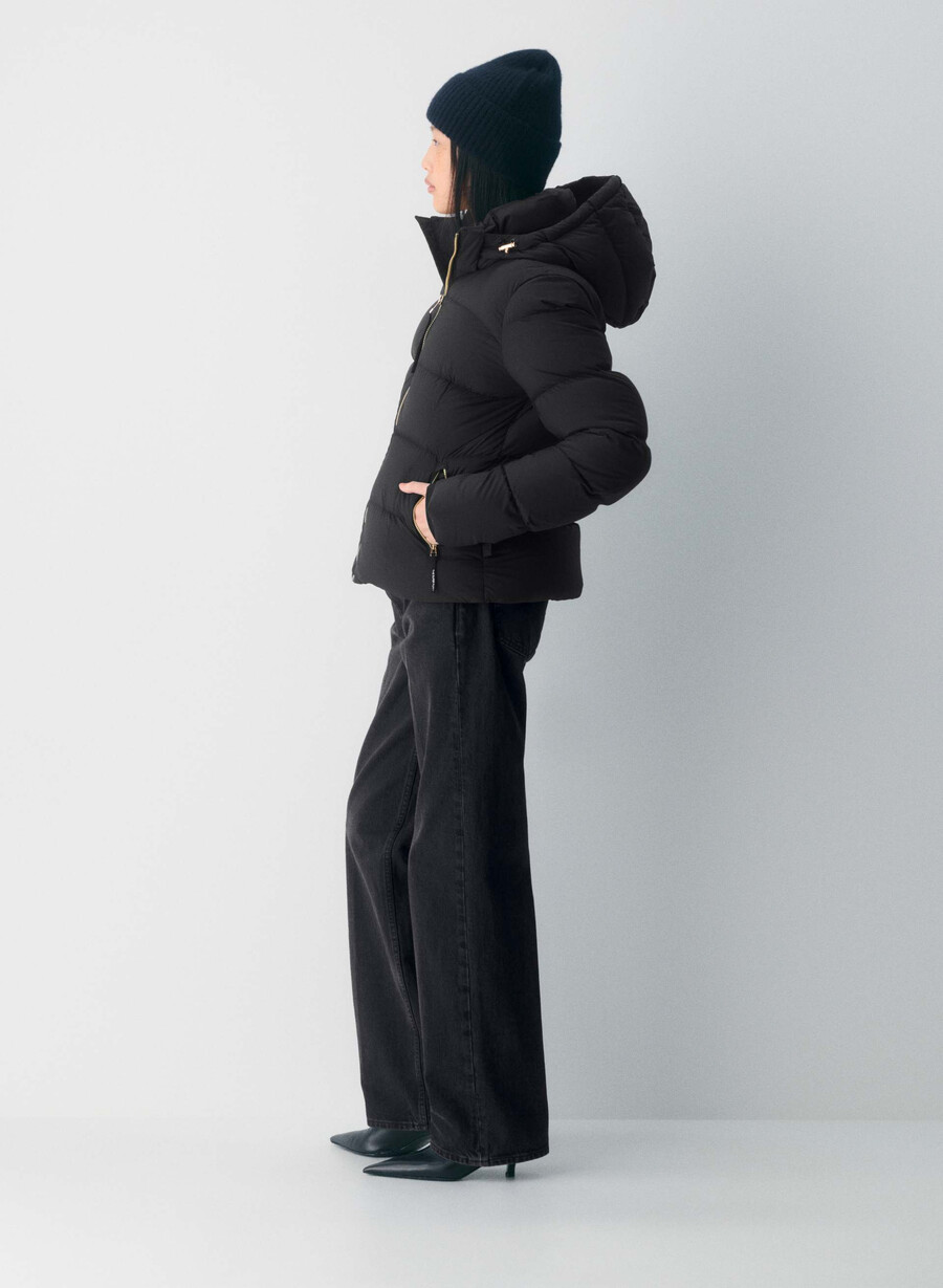supersnug puff – climatte svartskinnende gull