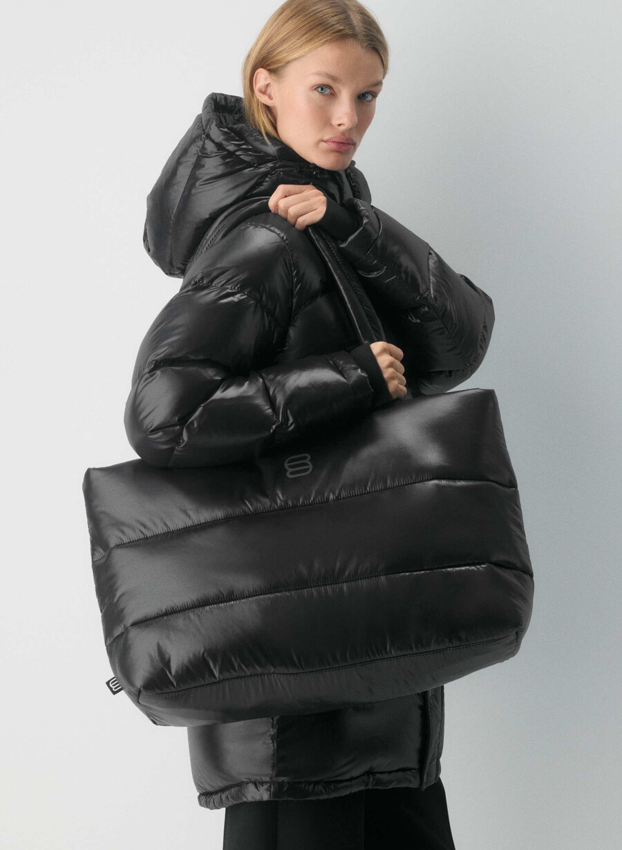 super puff-handleveske – høyglanset svart