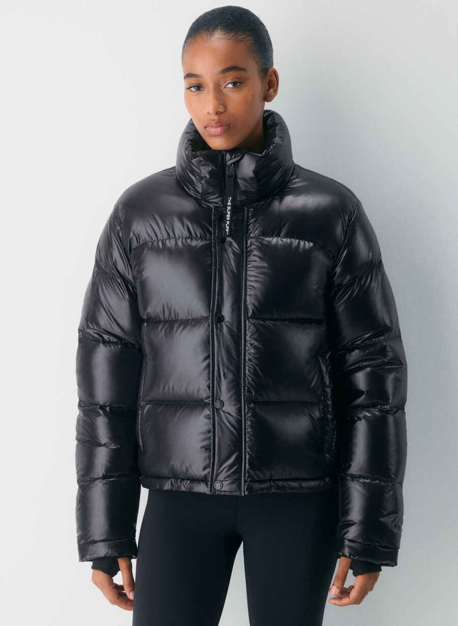 the super puff shorty - høyglanset svart