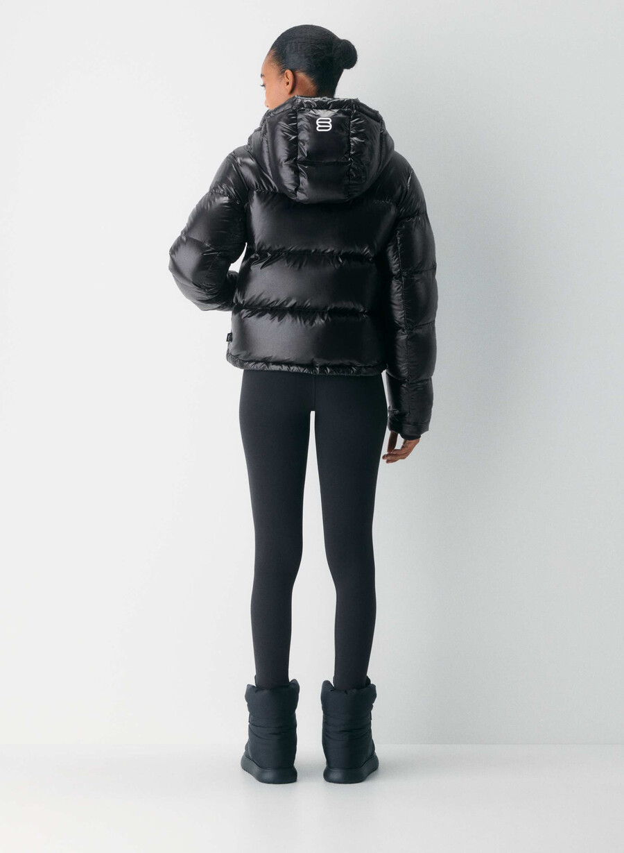 the super puff shorty - høyglanset svart