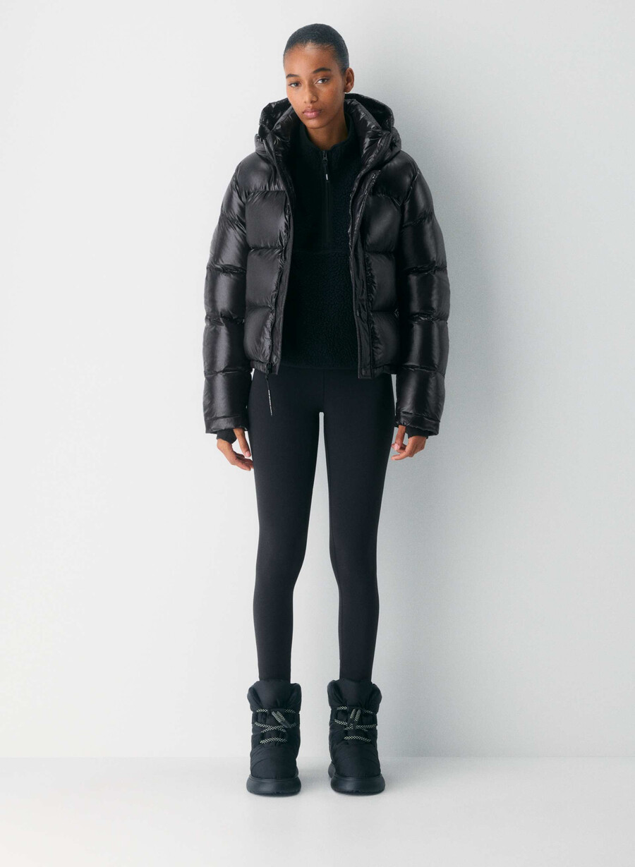 the super puff shorty - høyglanset svart