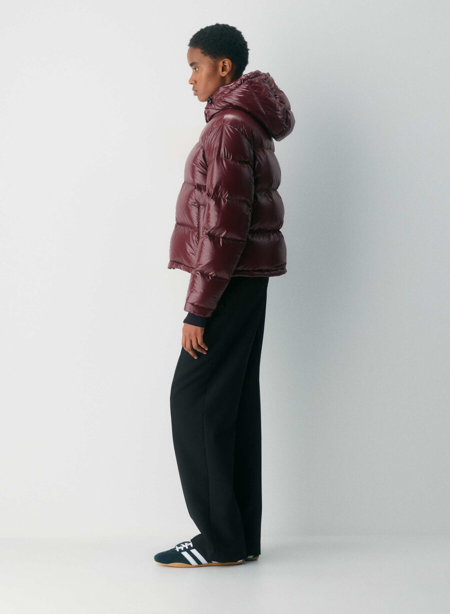 the super puff shorty - høyglans plomme burgund