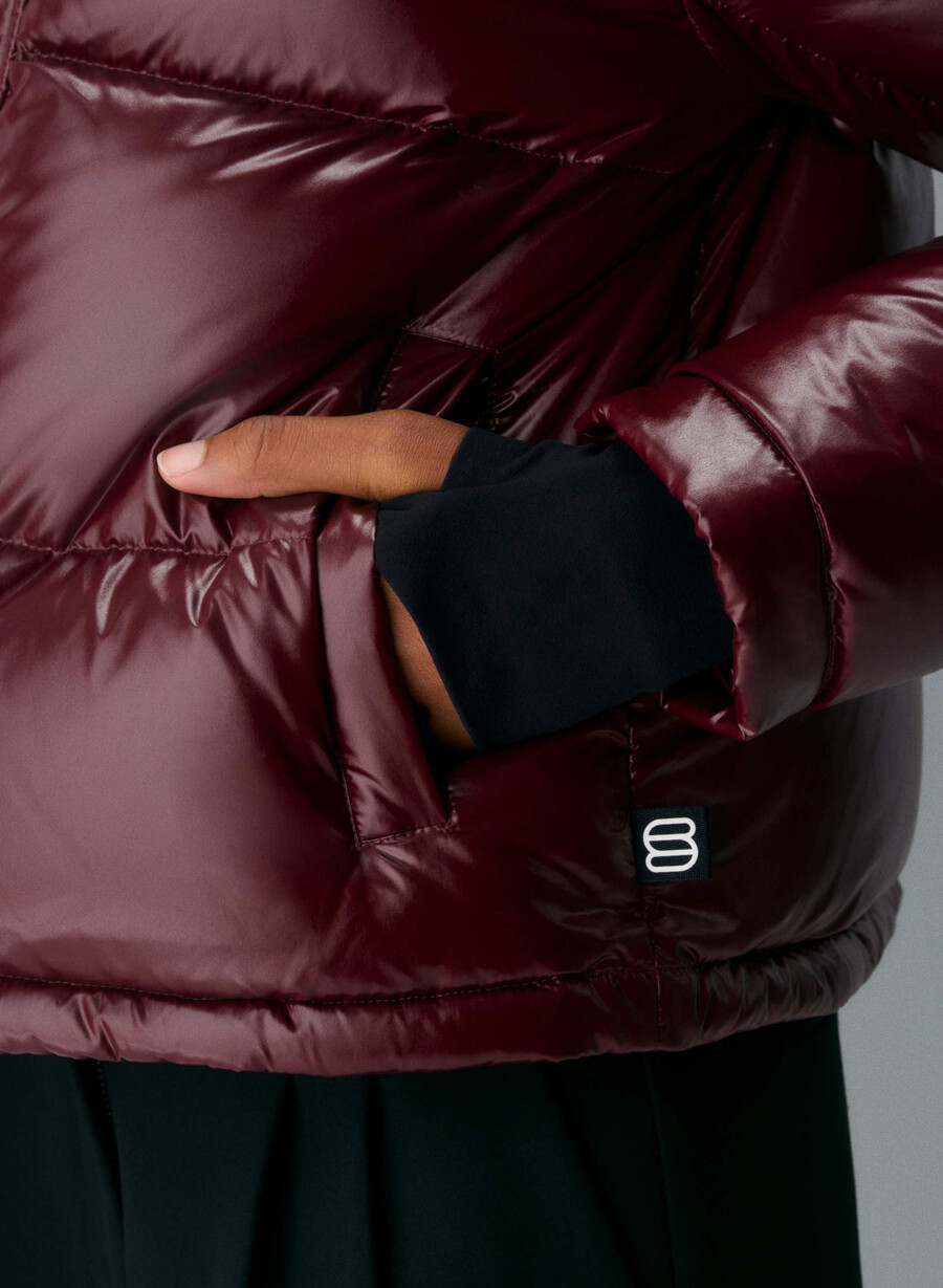 the super puff shorty - høyglans plomme burgund