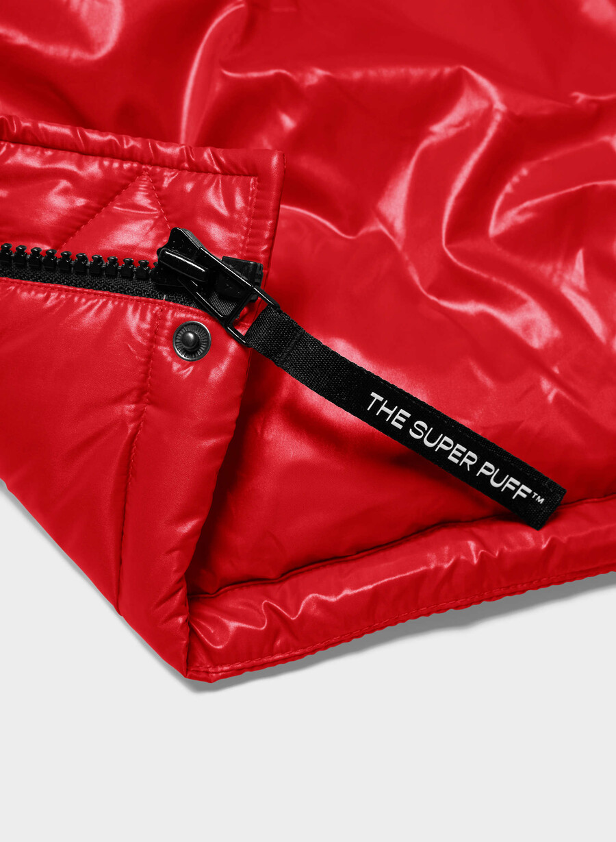 the super puff shorty - høyglanset prosperity red