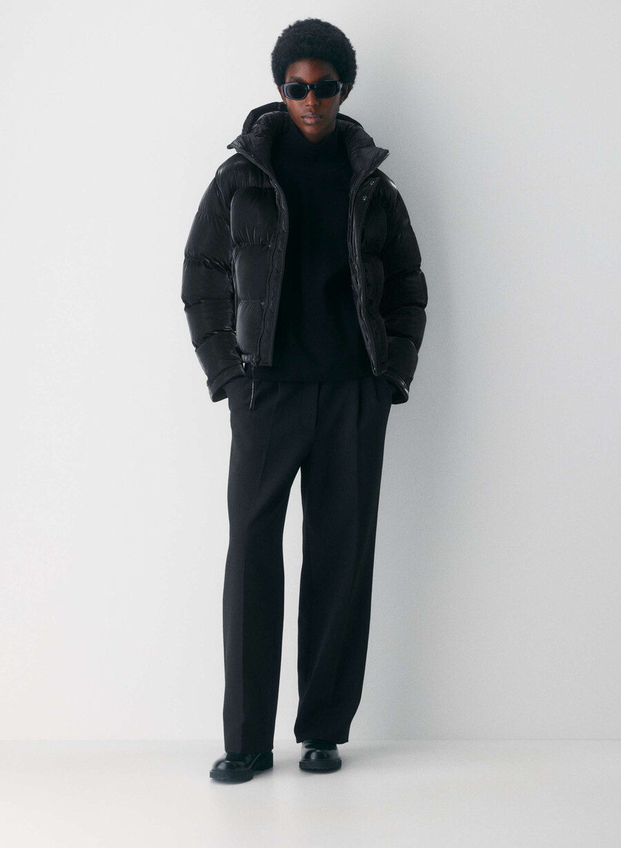 the super puff shorty – flytende glans svart