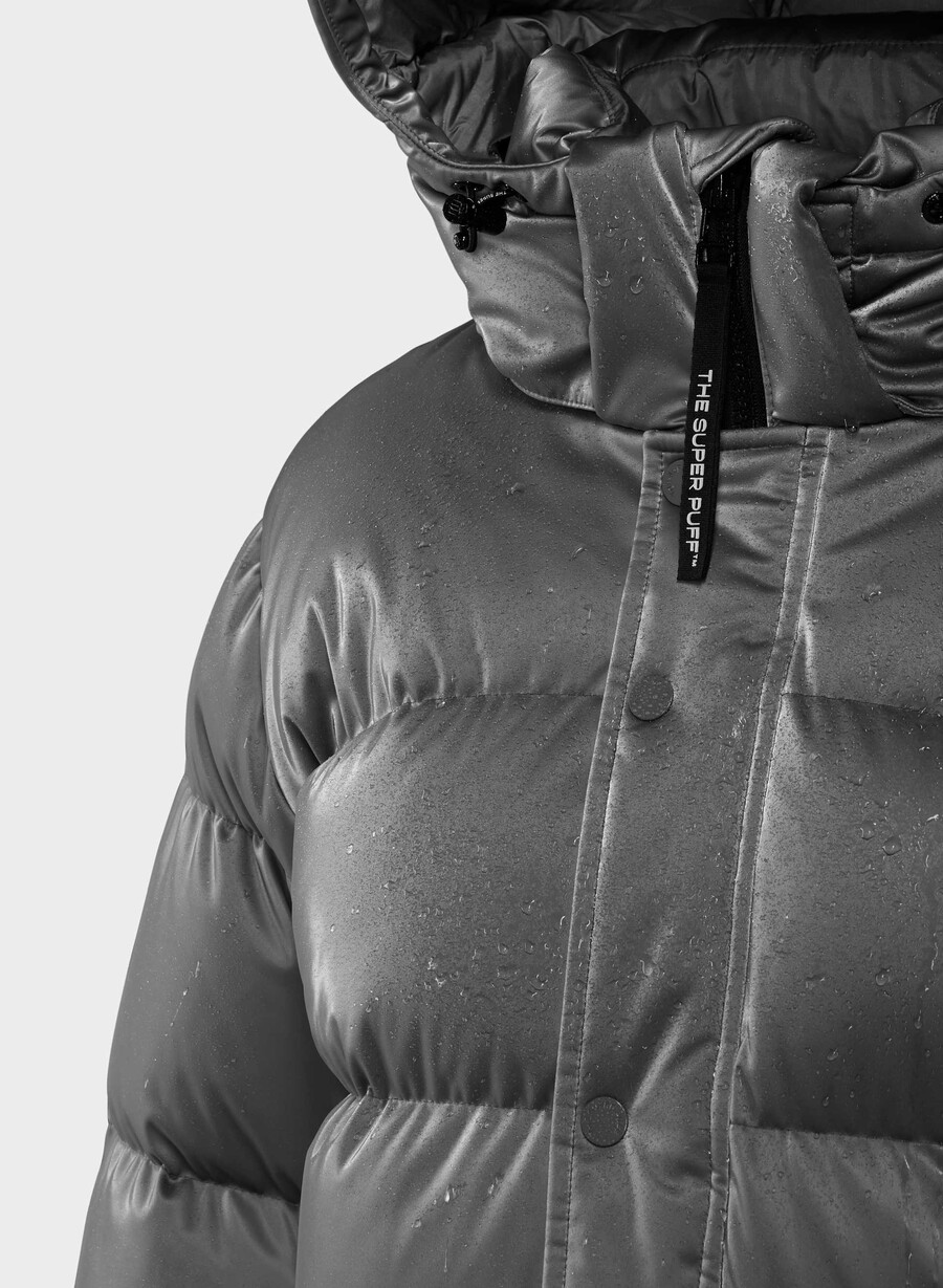 the super puff shorty - flytende glans kullgrÅ