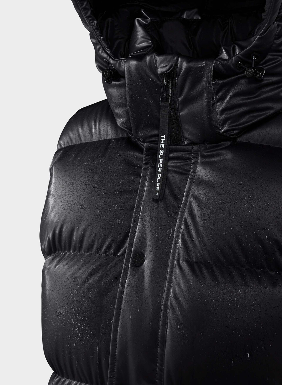 super puff-vesten – liquid shine svart