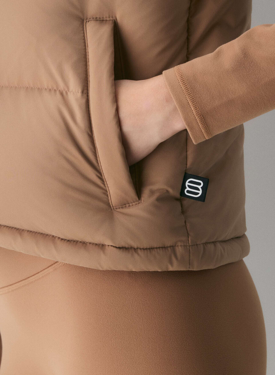 super puff shorty vest – climatte sjokolademousse