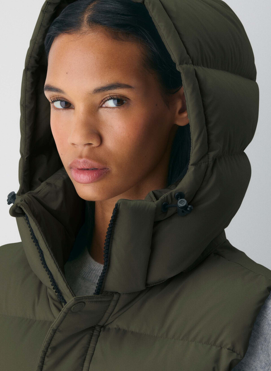 super puff shorty vest - climatte mØrk oliven