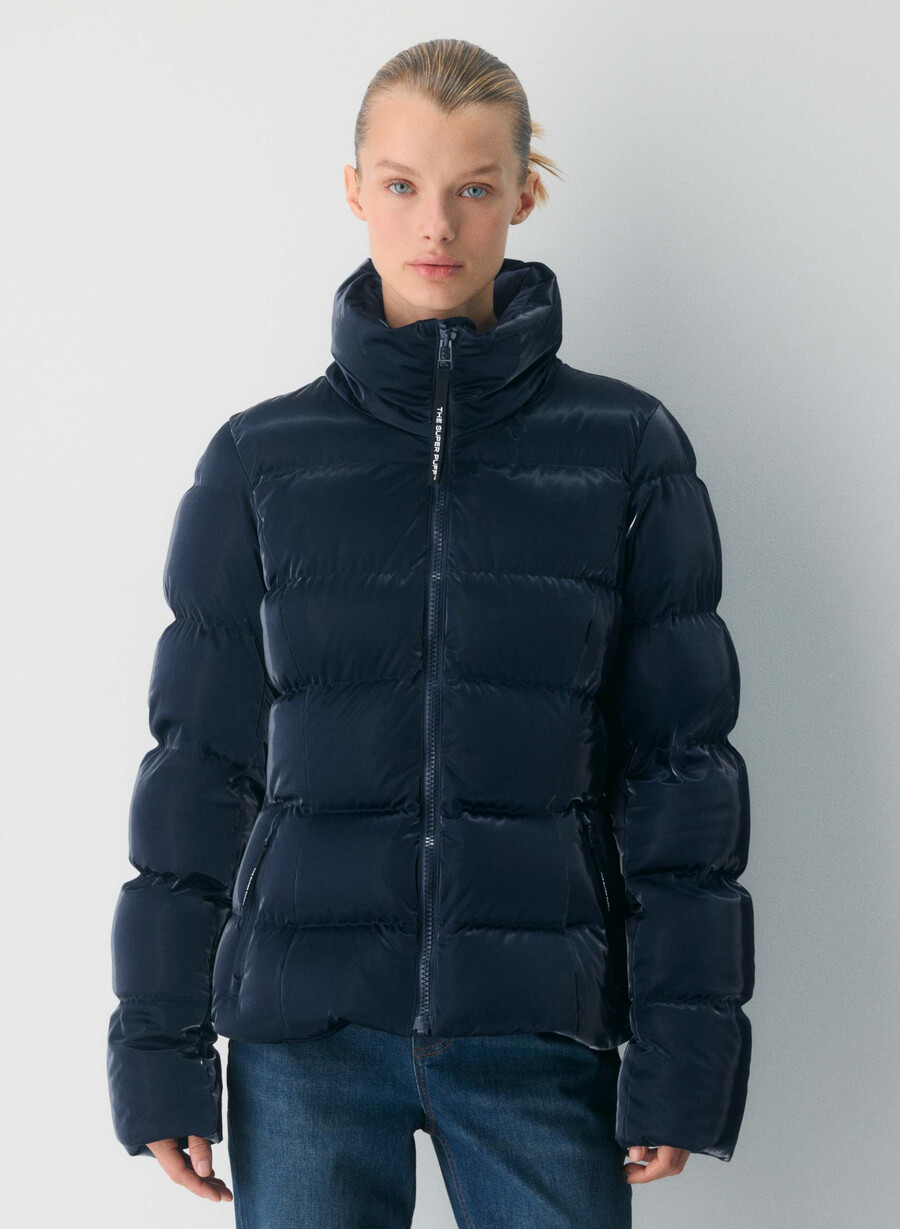 supersnug puff – flytende glans admiral