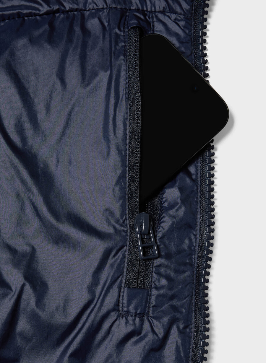 supersnug puff – flytende glans admiral