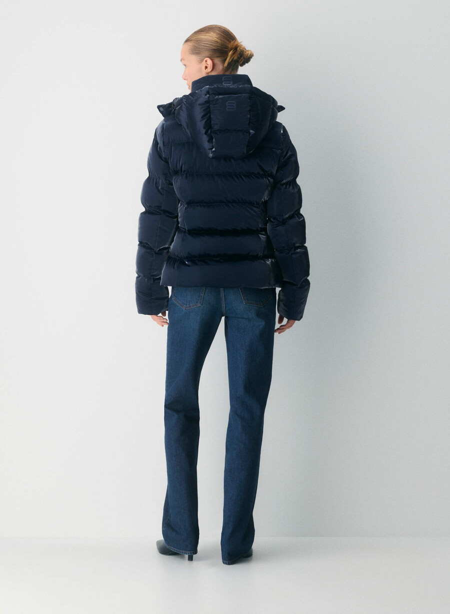 supersnug puff – flytende glans admiral